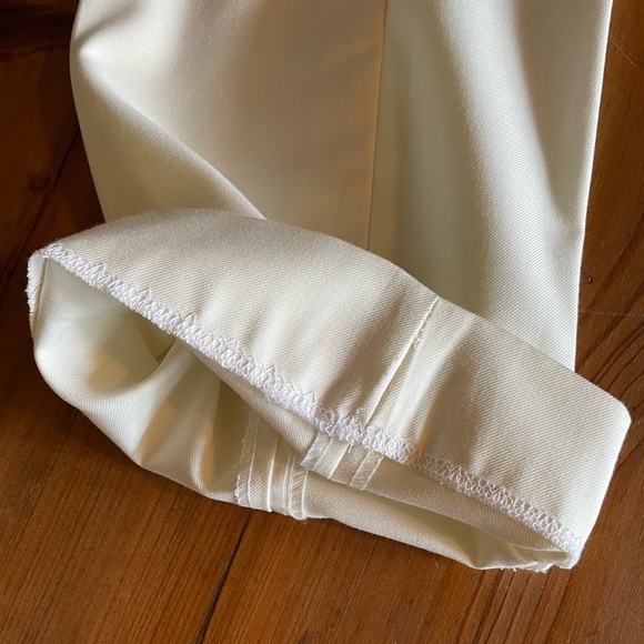 BRYAN MICHAELS Men’s Ivory Slim Fit 2 Piece Tuxedo W/Champagne 4 Piece Vest Set - Picture 11 of 17